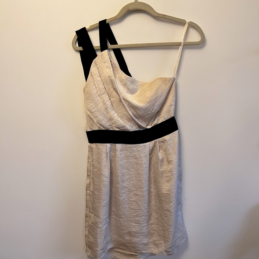 BCBG Generation one shoulder goddess dress. Sz 6